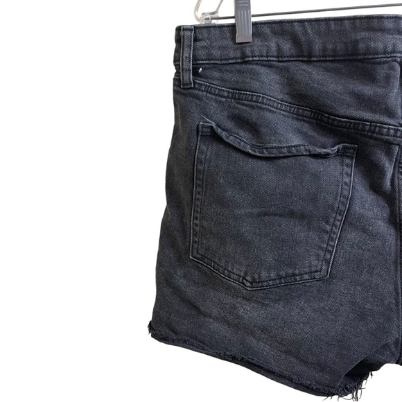 Old Navy High-Rise Cut off Short O.G Size 16 - Picture 6 of 8